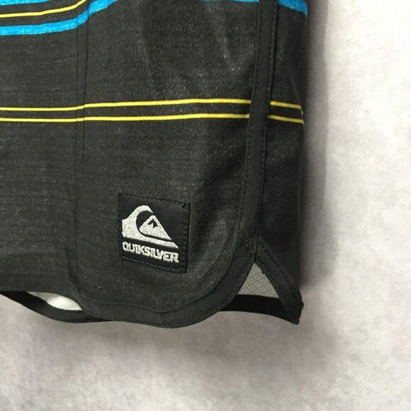 Quiksilver Men Board Shorts size 33 Swim Trunks Black Red Striped Stretch Suit - Picture 13 of 13